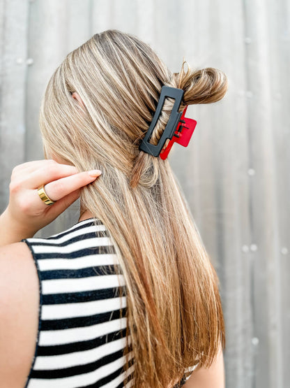 Red/Black Two-Toned Rectangle Claw